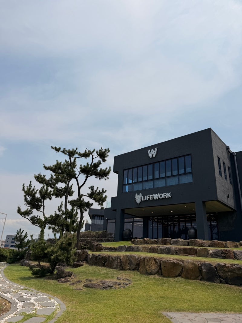 [제주] 쇼핑도 하고 카페도 가고 제주 바다까지 한 번에! 라이프워크 좋아하면 제주에서 여긴....
