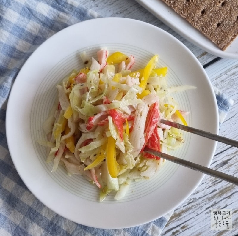 크래미 슬쩍 넣었더니 양배추 샐러드 맛이... 초간단!