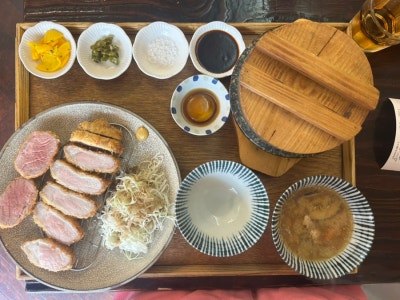 [연남동_카마카츠] 그냥 돈까스 아닙니다. 제주 흑돼지 돈까스. 뿐만 아니라 "갓 지은" 돌솥밥까지..!!!!