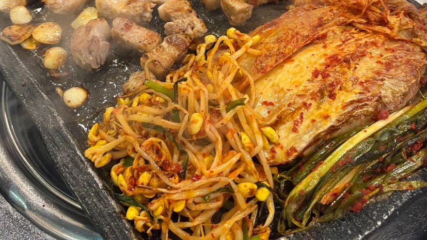 Taebaekgimchisamgyeopsal photo 4