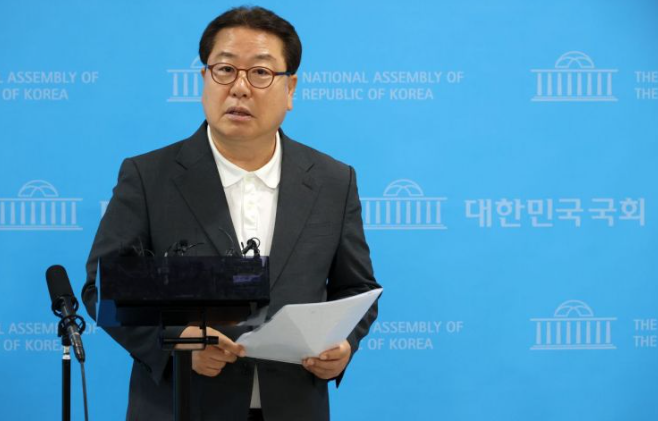 경기도당위원장 <b>출마</b> 사흘 만에 전격 철회…<b>김은혜</b> 추대 유력