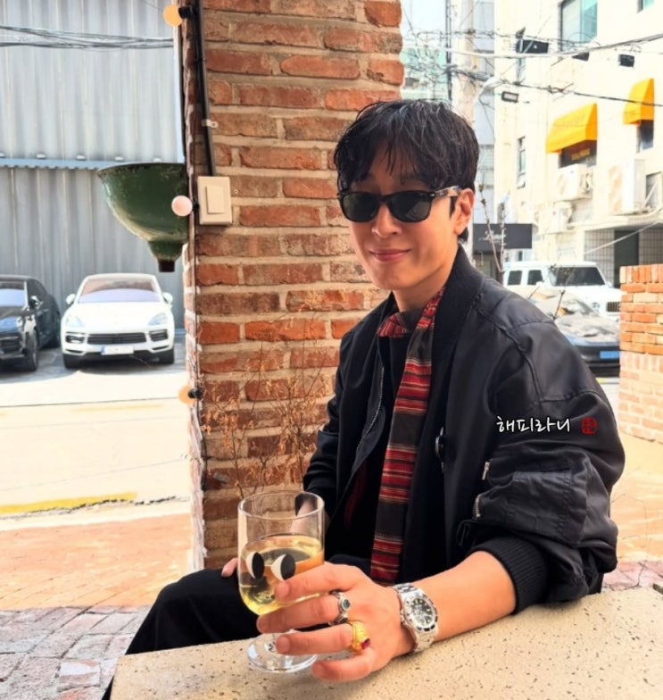 <b>고태용 디자이너</b> 나이 프로필 100억 CEO의 룩북 촬영 현장... 