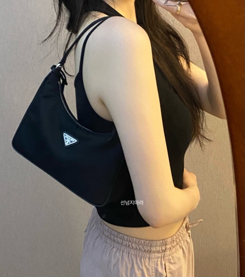 프라다 나일론 호보백 7년 사용 후기, 100만원대 명품백으로 괜찮을까?