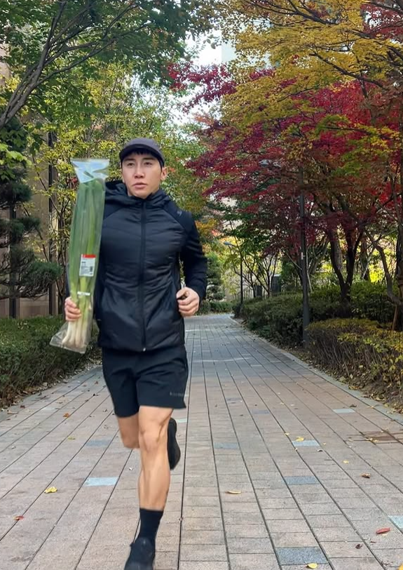 유세윤 프로필 총정리! 알몸 청혼부터 6년 연애, 아내와 러브스토리까지,UV까지 한눈에