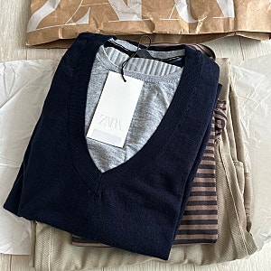자라 zara 울 콤비 스웨터 & 스트라이프 언밸런스 스커트 & 배럴 루즈 카고 팬츠