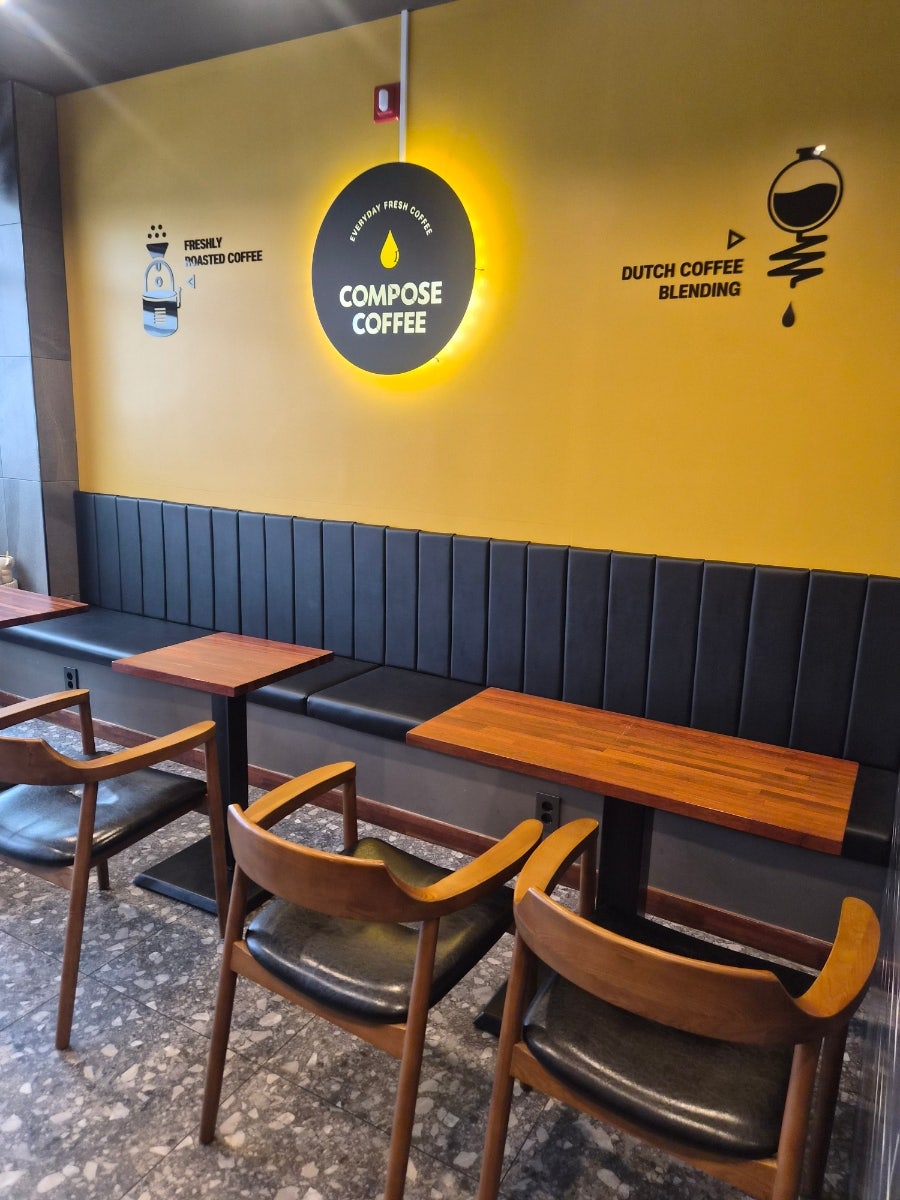 컴포즈커피 포항효자점 사진 4