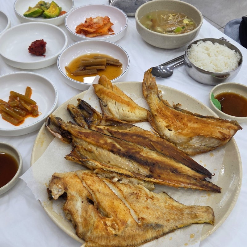 양양여행 낙산사맛집 낙산전북팔도식당, 모듬생선구이와 황태국 서비스