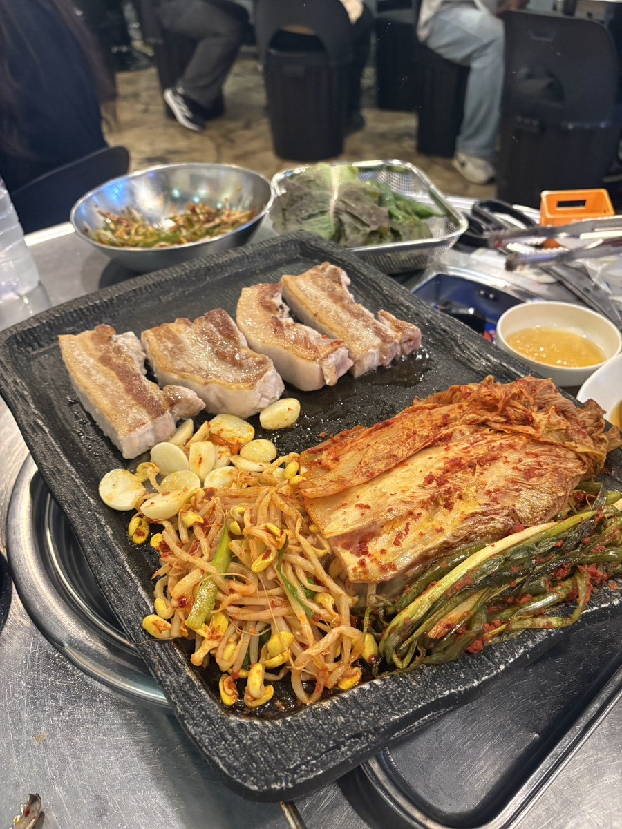Taebaekgimchisamgyeopsal photo 5