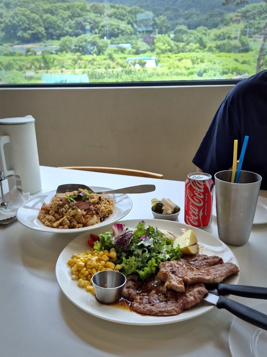 다이닝숲 김해점 사진 2