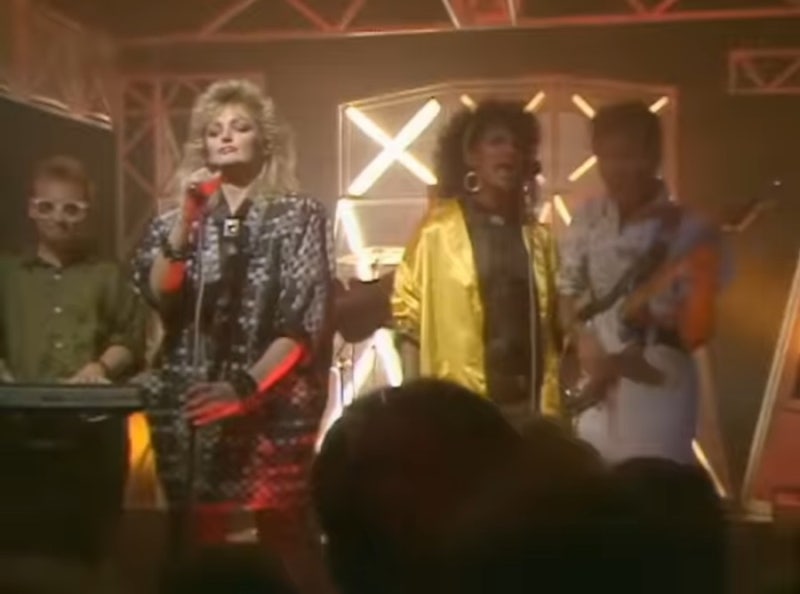 보니타일러 Bonnie Tyler- Holding Out For A Hero 가사 해석 발음 뜻 의미
