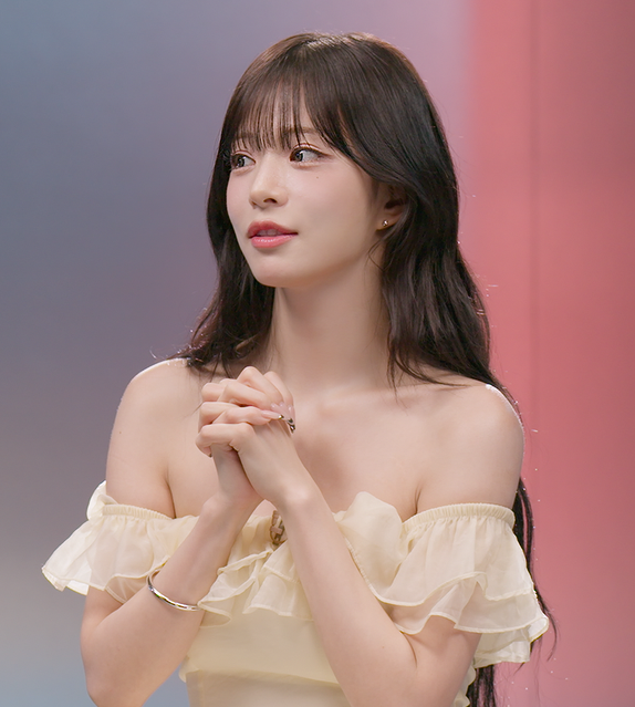 리무진서비스  이채영 오프숄더 정보 빛이난다 빛이나 .. 이정도면 상견례 프리패스아니야 ?