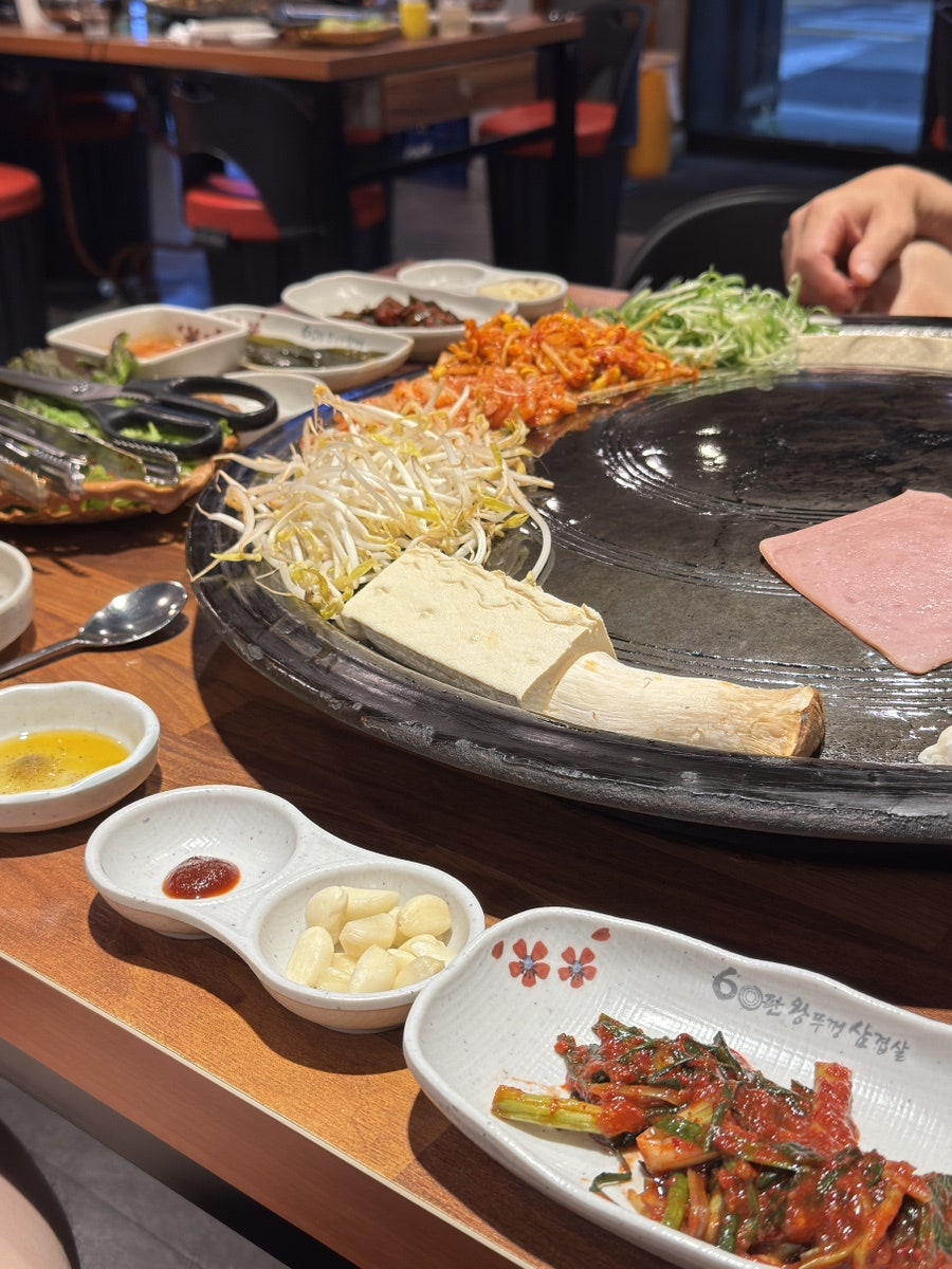 60판왕뚜껑삼겹살 동신본점 사진 4
