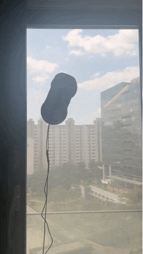 신축 아파트 유리난간 거실 창문 자동청소기 대여 후기