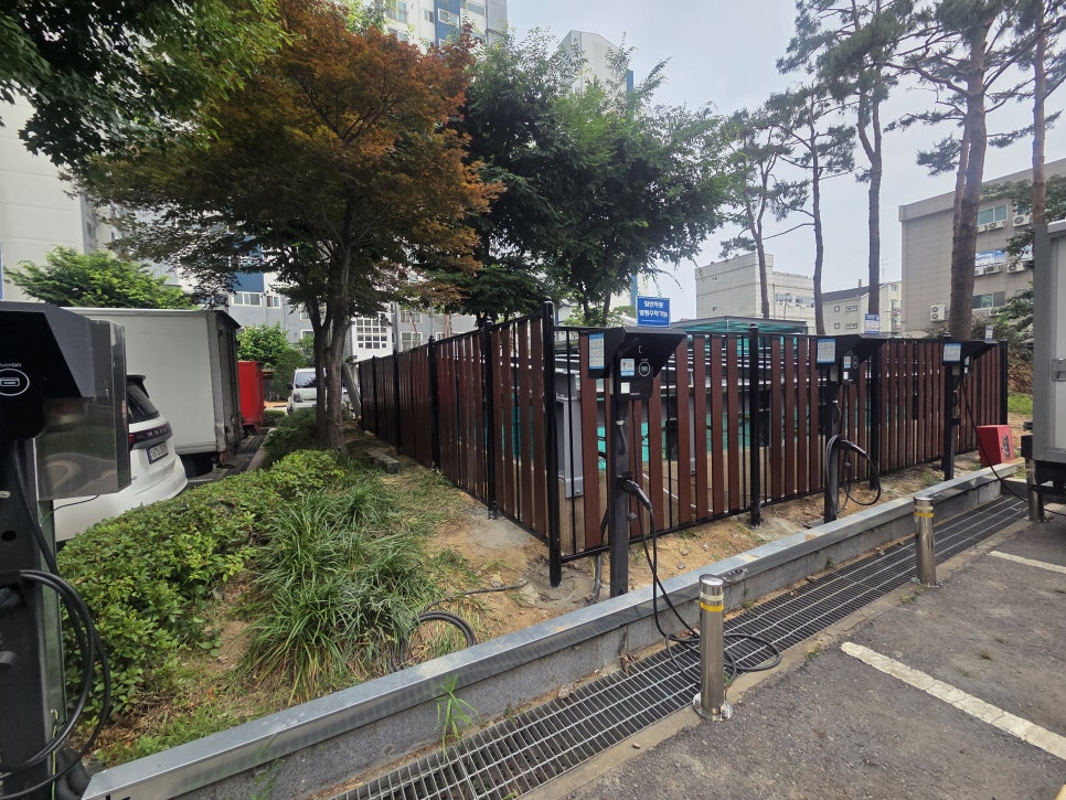 충남 아산휀스 탕정 아파트 화단 목재 펜스 설치