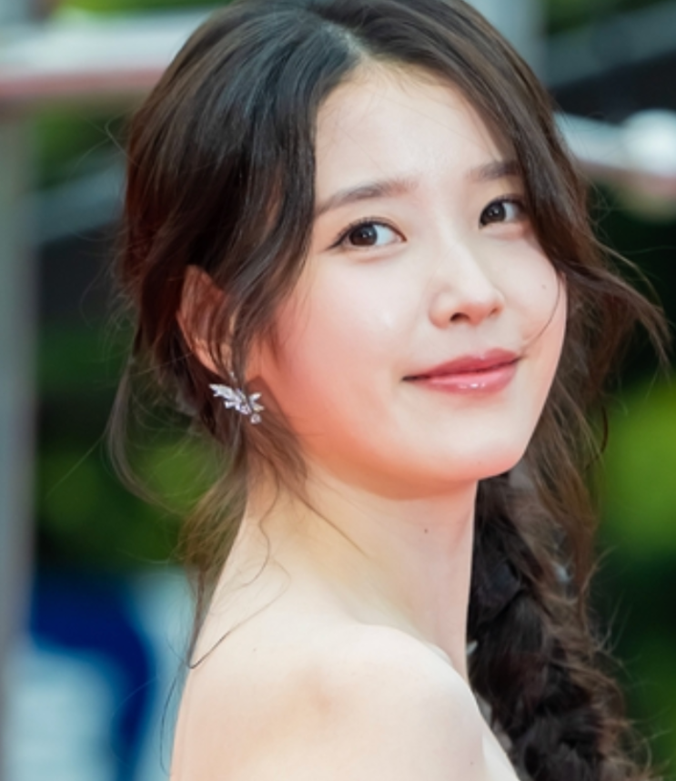 아이유, <b>이관개방증</b> 악화로 일정 연기..