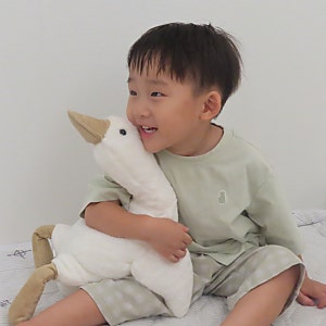 아기 애착인형 시기 남자아기도 좋아하는 오리인형 출산선물