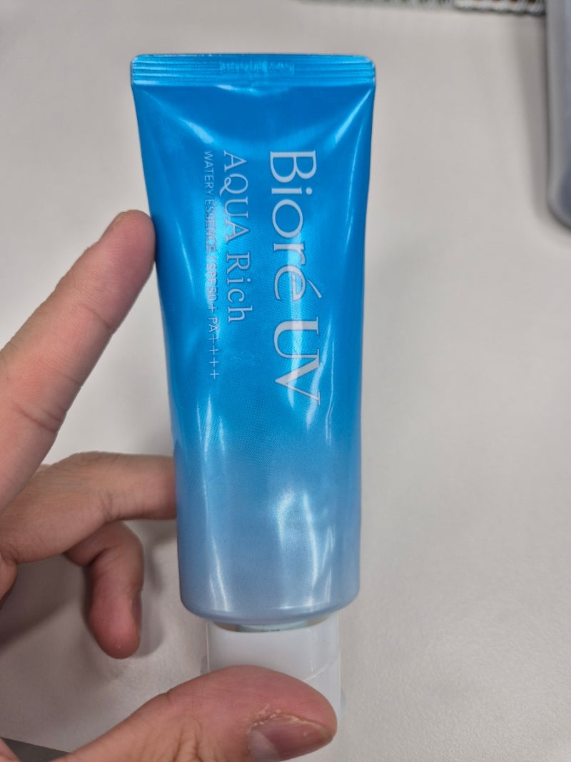 [간단리뷰]Biore UV AQUA Rich 선크림(비오레 아쿠아리치) 가벼운 느낌의 선크림
