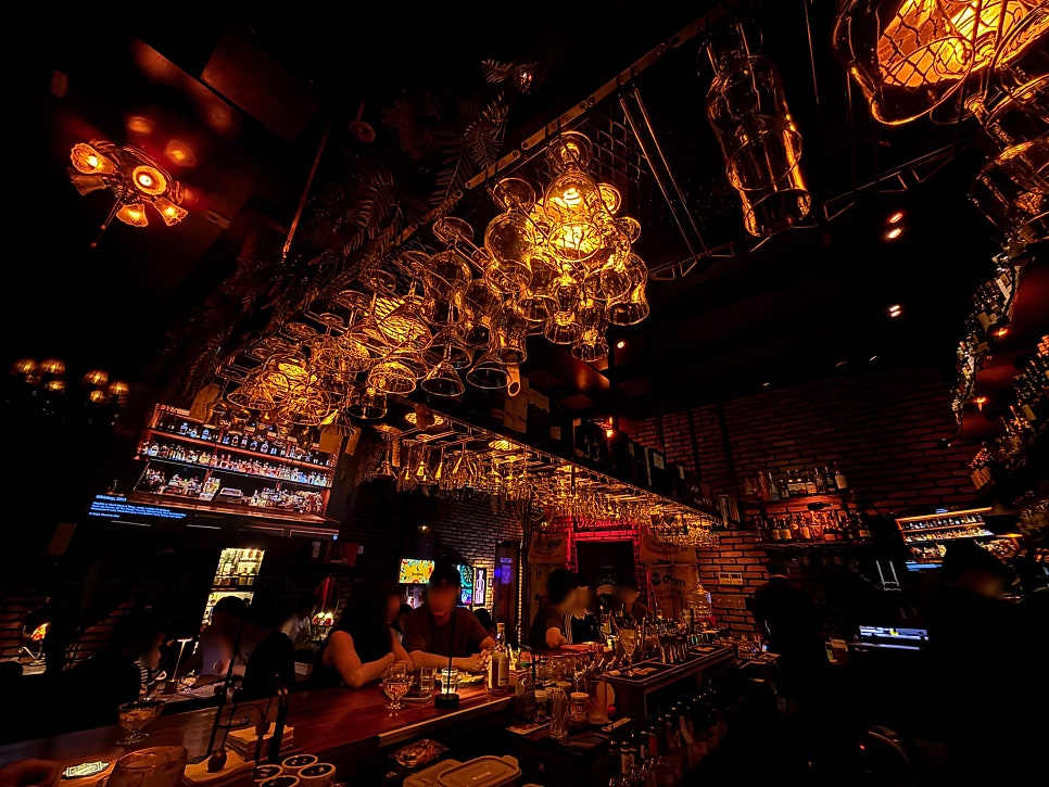 512saloon 펍&바 사진 5