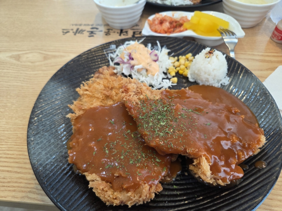 브라운돈까스 김제검산점 사진 6