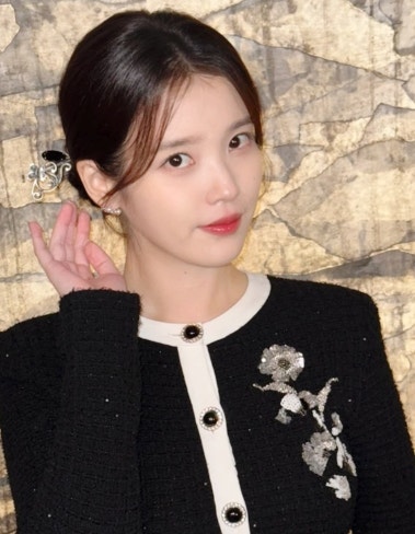 아이유 콘서트 연기 결정, 이관개방증 악화 고백…정규 6집 발매도 미뤄진 이유