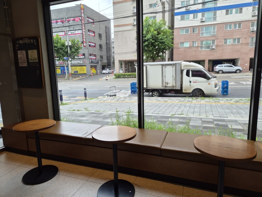 스타벅스 제물포역DT점 사진 5