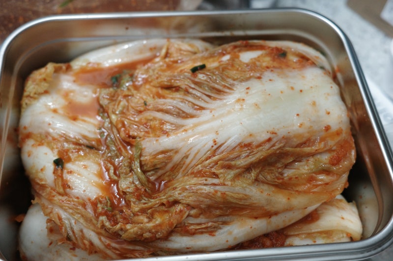 데펜소 김치통 김시리즈에 홍진경 더김치 담아봤어요