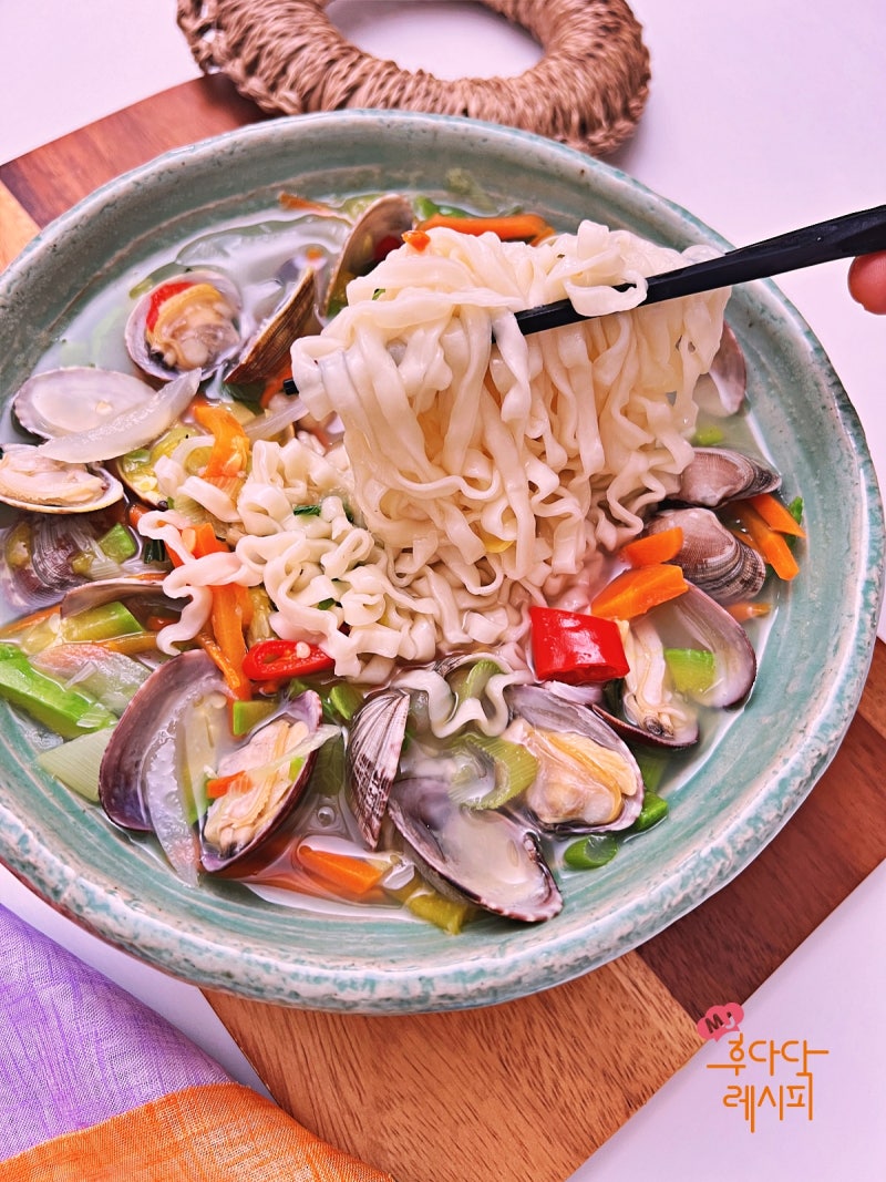 바지락칼국수 레시피 꿀맛 멸치칼국수 라면 조합 해물칼국수