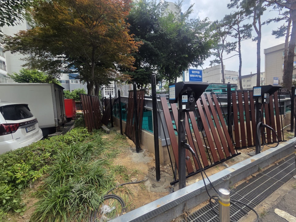 충남 아산휀스 탕정 아파트 화단 목재 펜스 설치