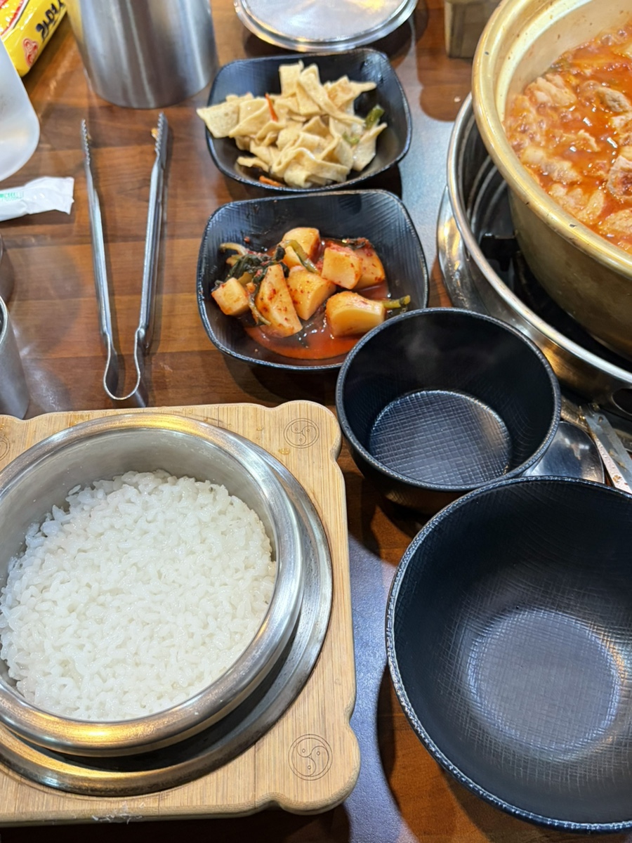유성돌솥밥찌개마을 사진 5