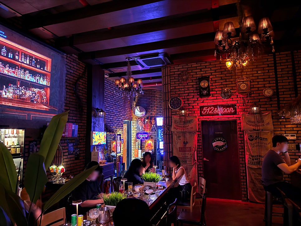 512saloon 펍&바 사진 4