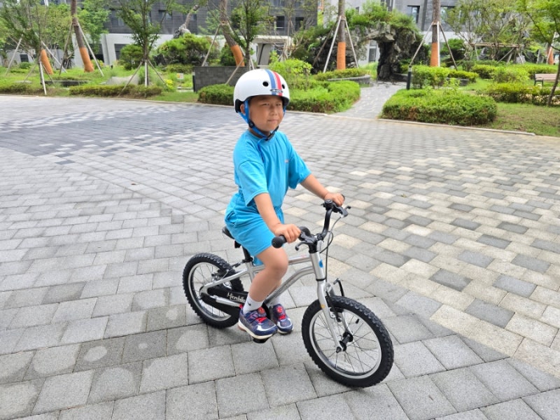 7세 자전거추천 마이크로바이크 16인치로 어린이 자전거입문