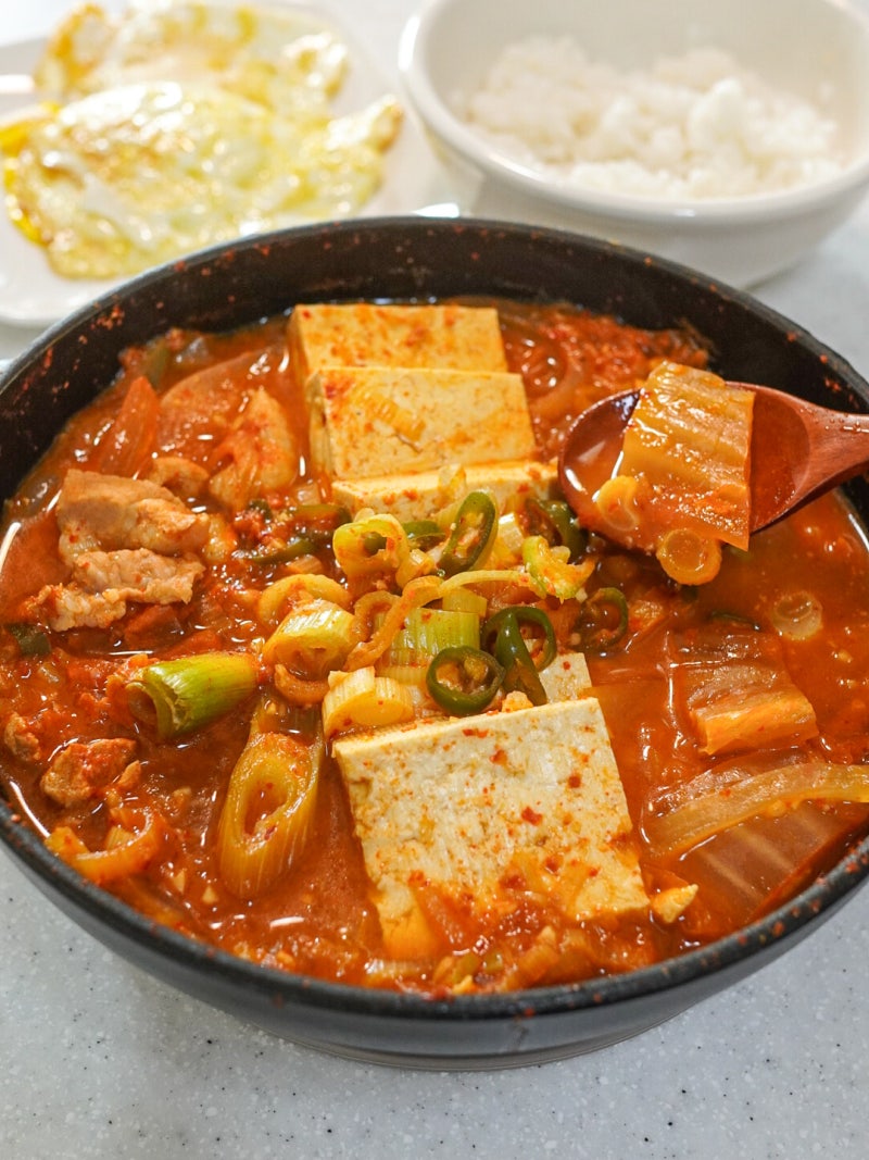 돼지김치찌개 비법레시피_실패없는 김치찌개 만들기_신김치찌개맛 내는법