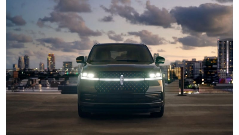 1억 중후반대 럭셔리카 대격돌! 올-뉴 링컨 네비게이터 vs BMW 740i 프로 핵심 비교