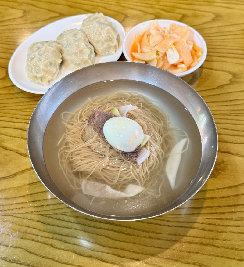 [수원 남문 맛집] 평장원 남문점 - 한옥에서 즐기는 인생 평양냉면 과 만두절반