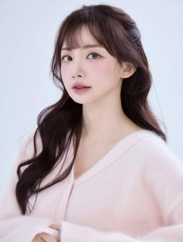 “경제방송 최연소 앵커였다고?” 아이돌급 미모로 ‘축구 여신’이 된 곽민선 아나운서, 무....