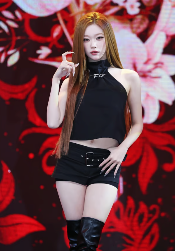 "위아래 10만 원대라고?" 무대의상 반응 폭발한 츠키! 홀터넥 나시 어디꺼?