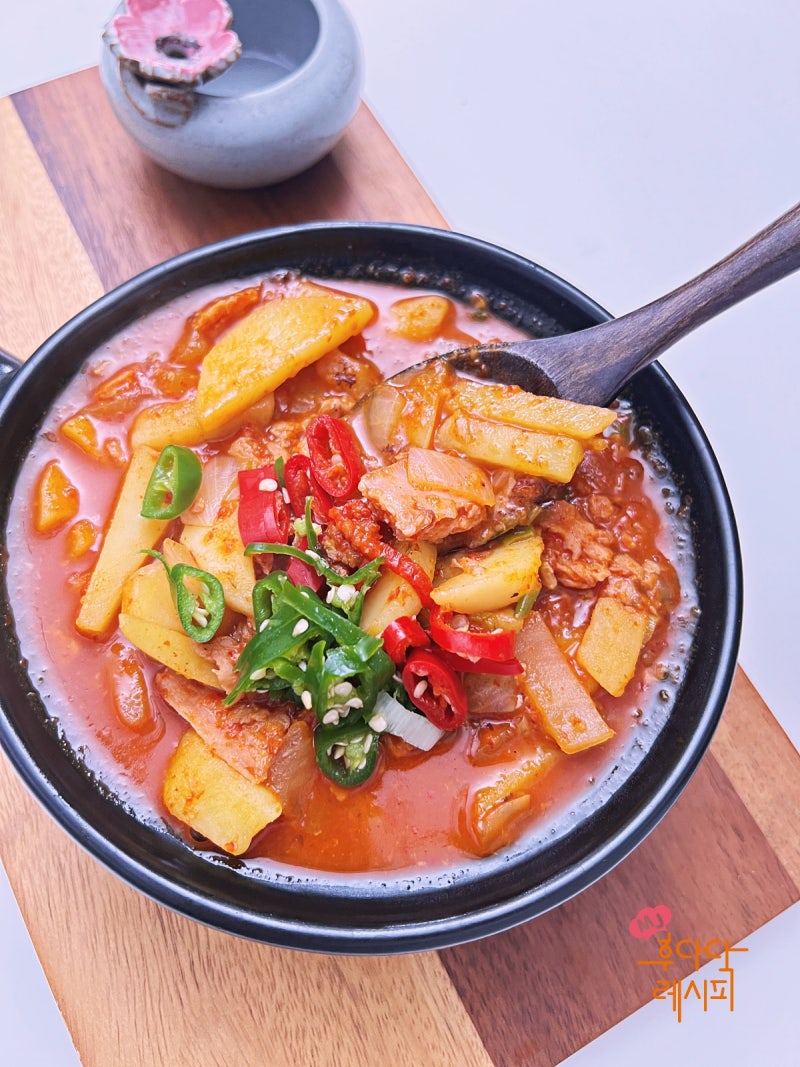 밥 비비는 스팸 감자짜글이 감자 고추장찌개 레시피