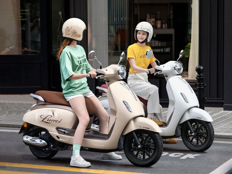 7월 신차 출시, 베스파를 압도할 125cc 여자 스쿠터 루미125 세부 제원 및 특징