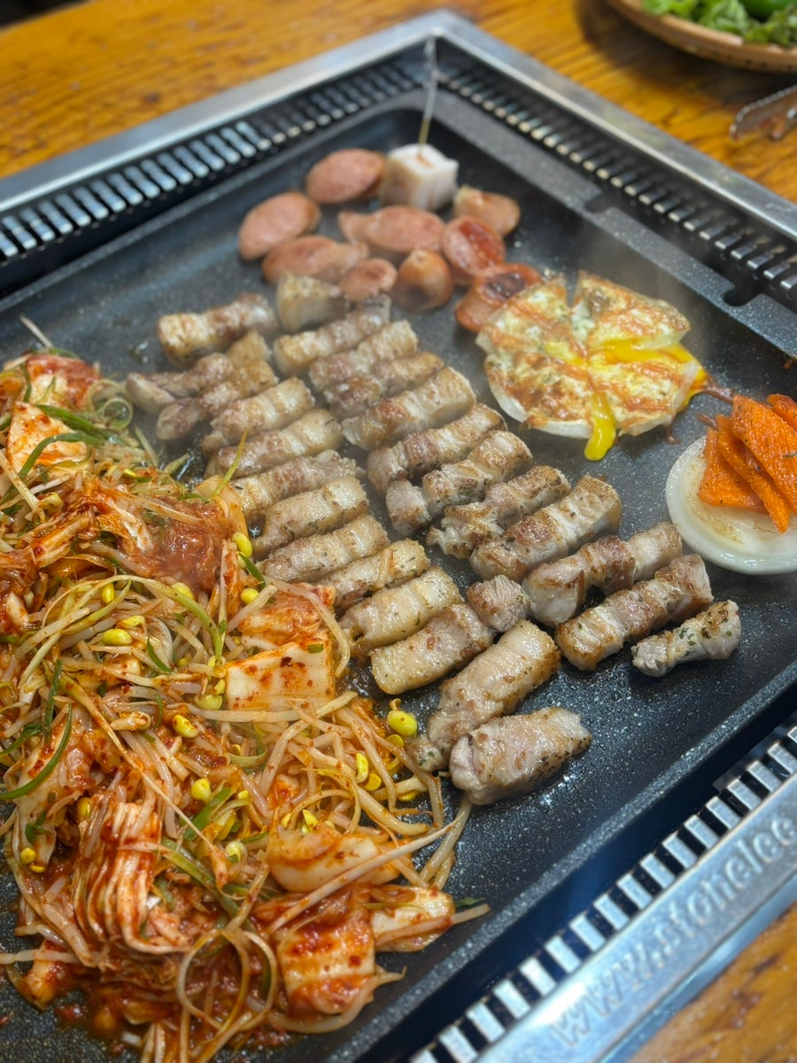 통통돌판생삼겹살 사진 1