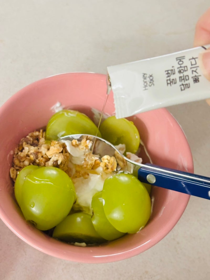 그릭요거트 효능 총정리! 건강하게 먹는 법과 맛있게 즐기는 꿀조합