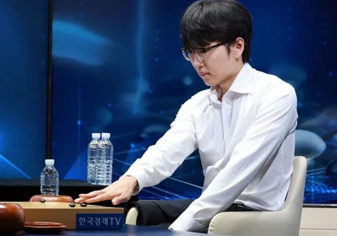 AI 꺾은 신진서 9단 프로필, 바둑 AI 카타고에 2승 1패 역전승, 상금얼마?