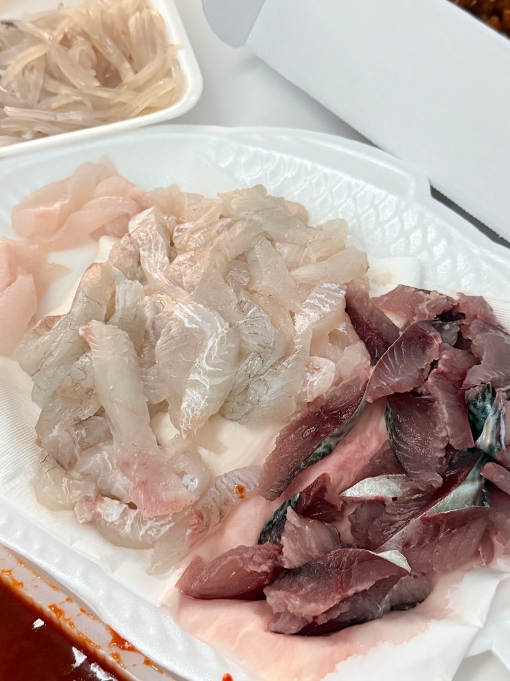 묵호 여행 코스 추천 신선한 회를 먹을 수 있는 <b>묵호항</b>활어회센... 