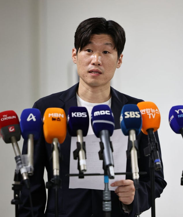 [축구 이슈] 박지성 '타협 없다'…<b>선거인단</b> 40배 <b>확대</b> 격돌