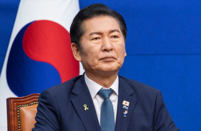 [긴급속보] <b>정청래 차량</b> 습격... 직후 <b>차량 파손</b>, 경찰 조사 진행