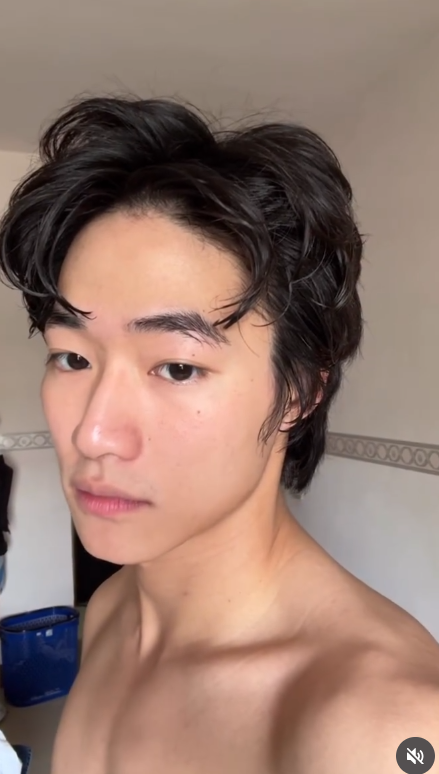 그 카이 아니고 모델 카이! 제니 뮤비 남주에 대한 모든 것 (진짜 잘생겼네..)