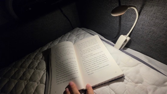 (이케아 쇼핑) 어두운 곳에서 책 보고 싶다면, 에바레드 집게 스탠드(4,900원) 좋다!