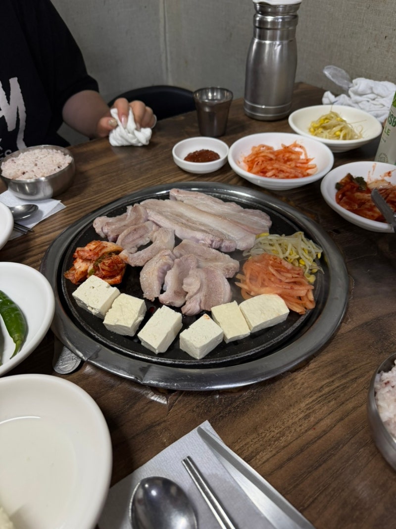 솔지식당｜제주공항 근처 고기 맛집, 제주도민 맛집 가브리살·멜조림 후기
