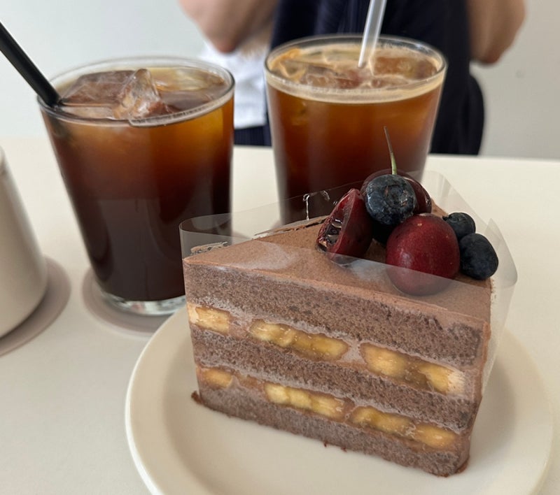 [대구 카페] 대구 동성로 디저트가 유명한 케이크 맛집 "카페 몰러" |내돈대산 후기
