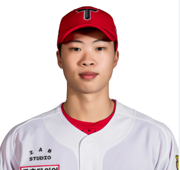 KIA 더그아웃에서 박재현이 화제된 진짜 이유, 홈런도 안타도 아니다..