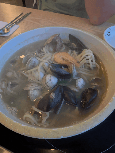 시원한 해물칼국수와 겉바속촉 새우부추전의 만남, 용궁해물칼국수 기장 오시리아점 후기